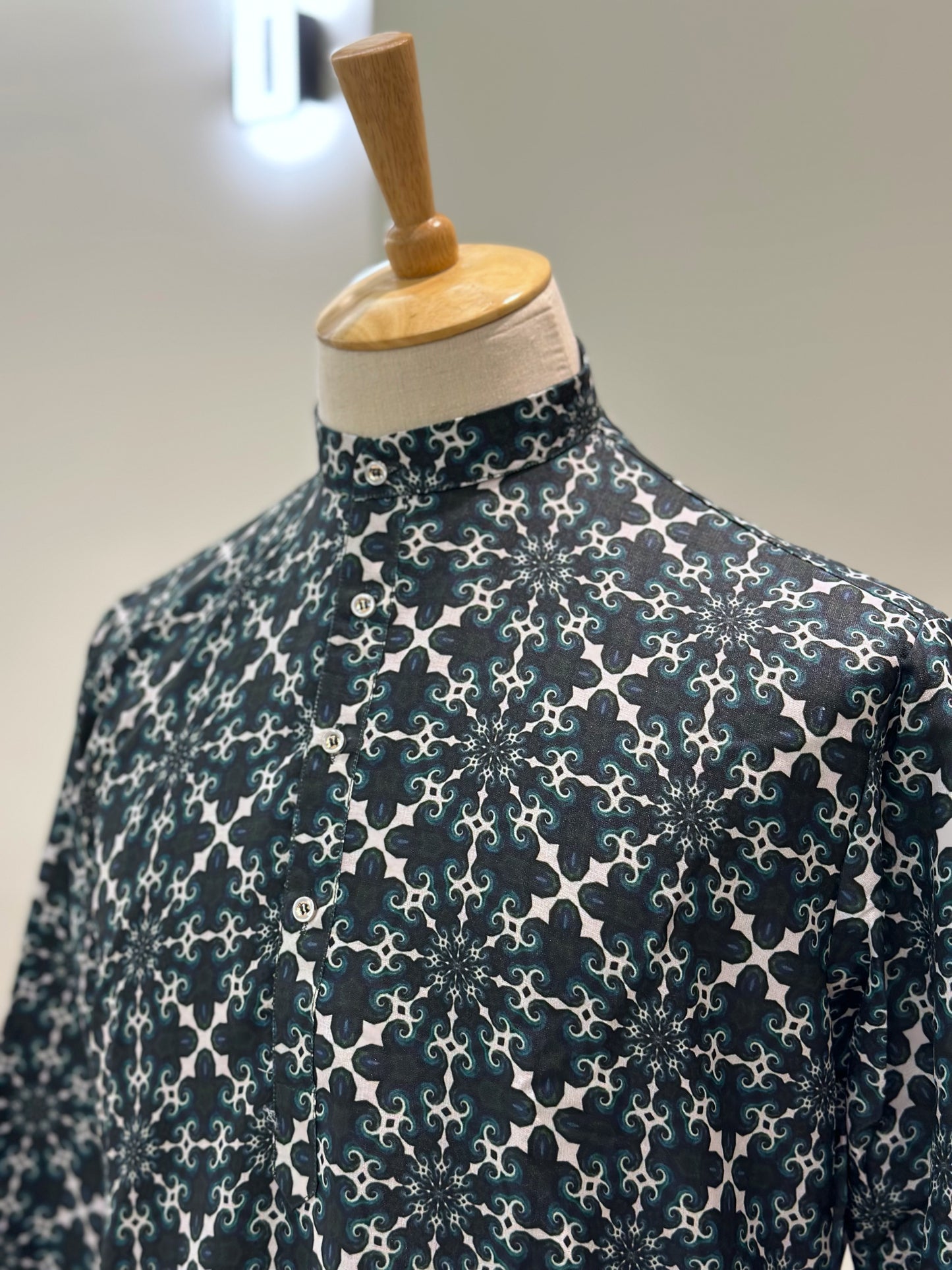 SM0924-01-06 Green & White Print Viscose Kurta