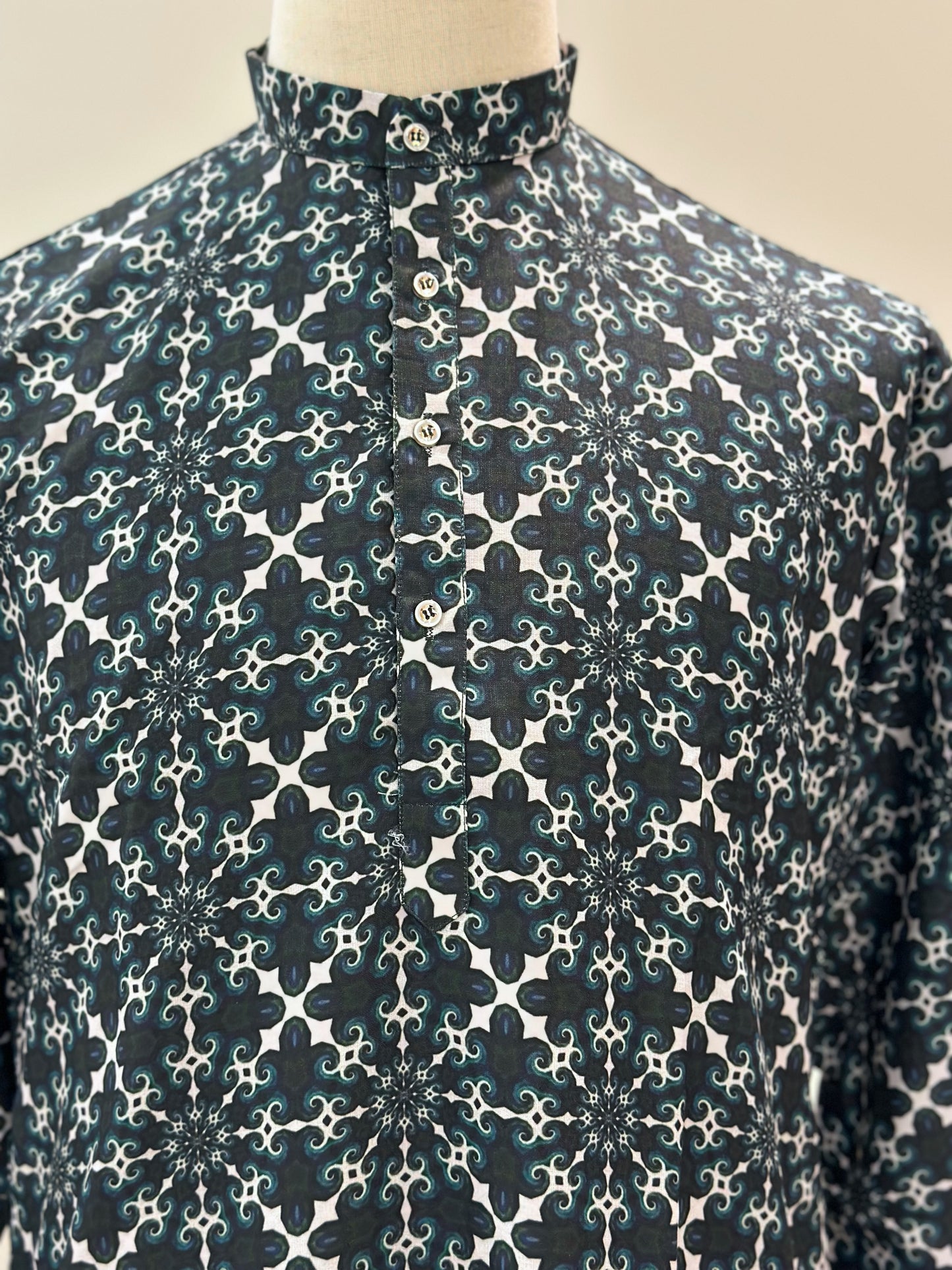 SM0924-01-06 Green & White Print Viscose Kurta