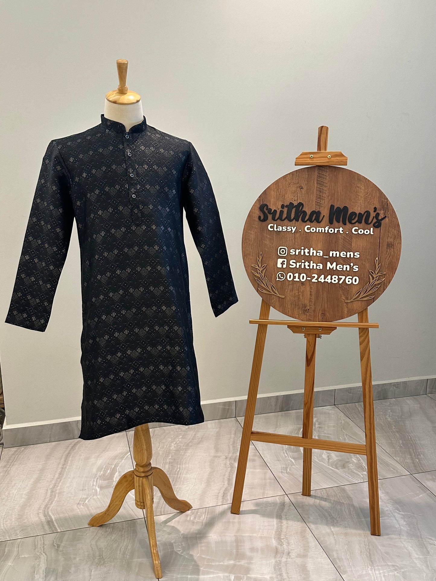 SM0526-02-02 Black& Gold Silk Blend Kurta Set