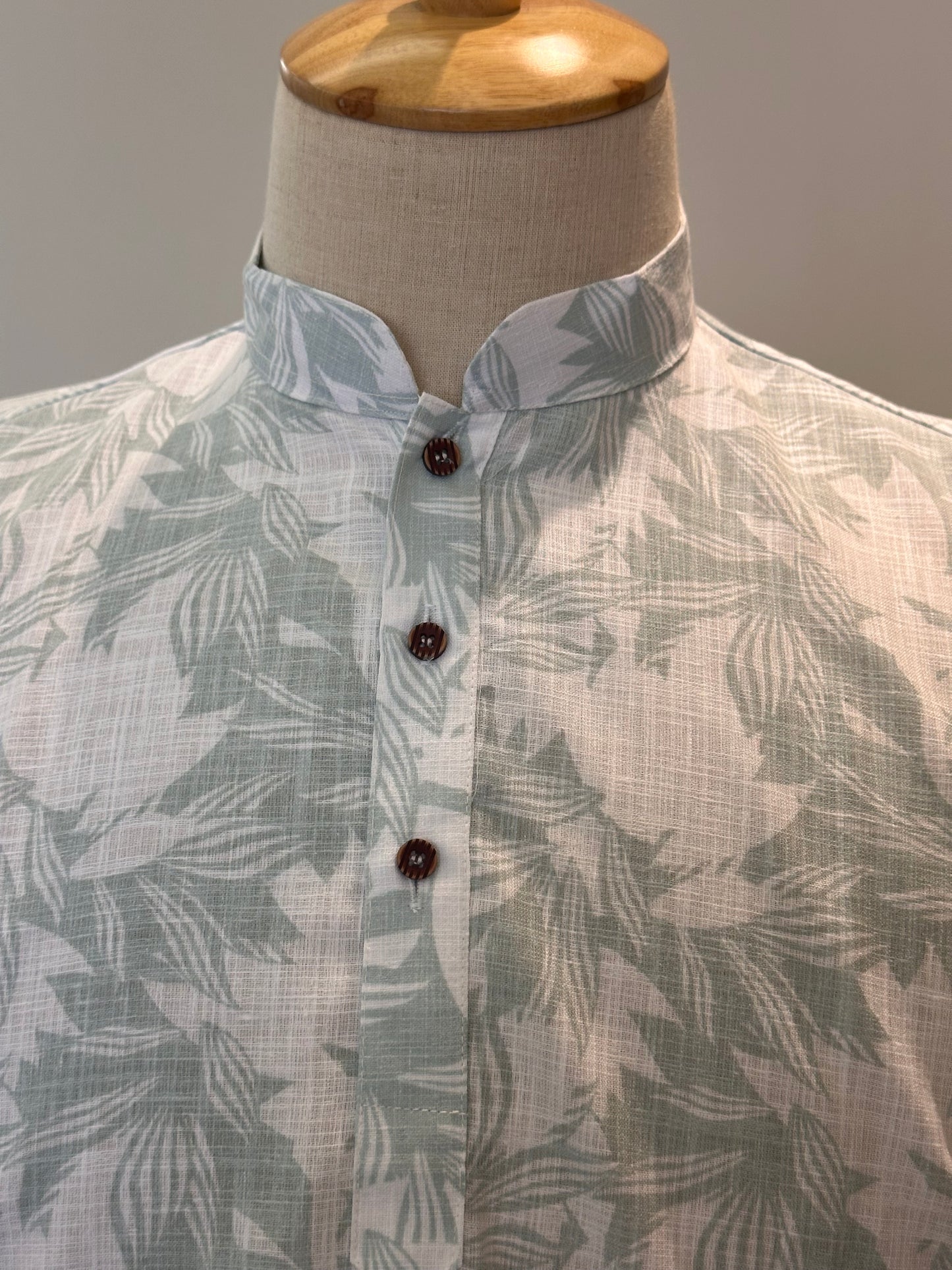 SM0326-18-06 White Green Leaf Print Short Cotton Kurta