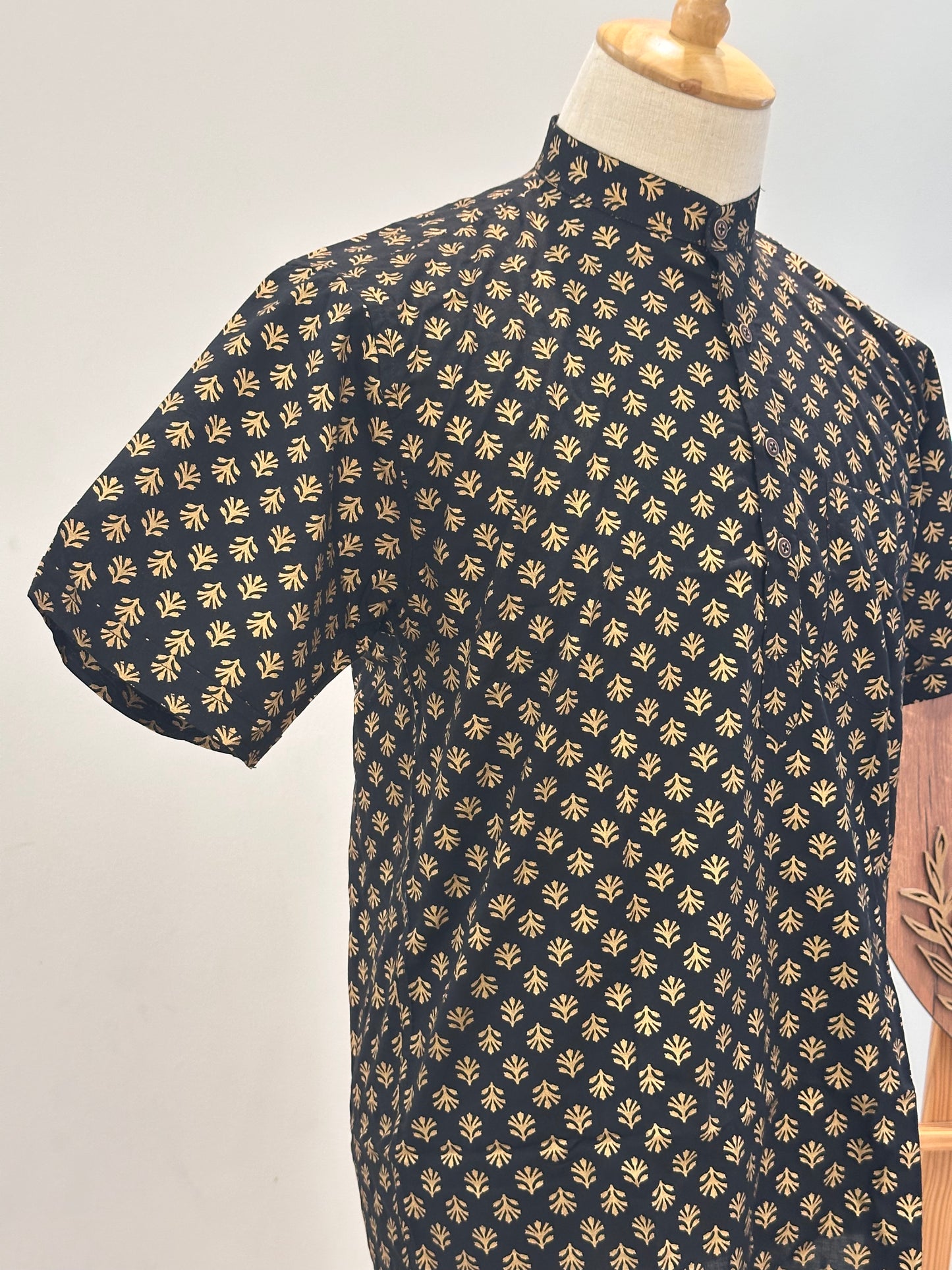 SM0326-16-10 Black & Gold Print Short Cotton Kurta