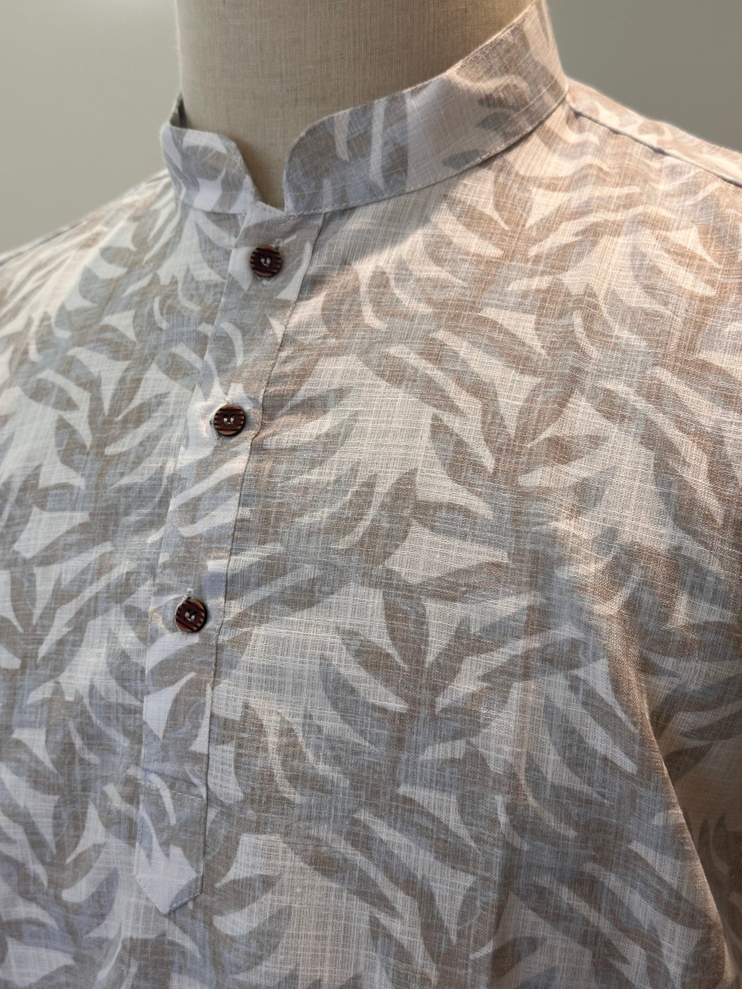 SM0326-18-03 White Grey Leaf Print Short Cotton Kurta