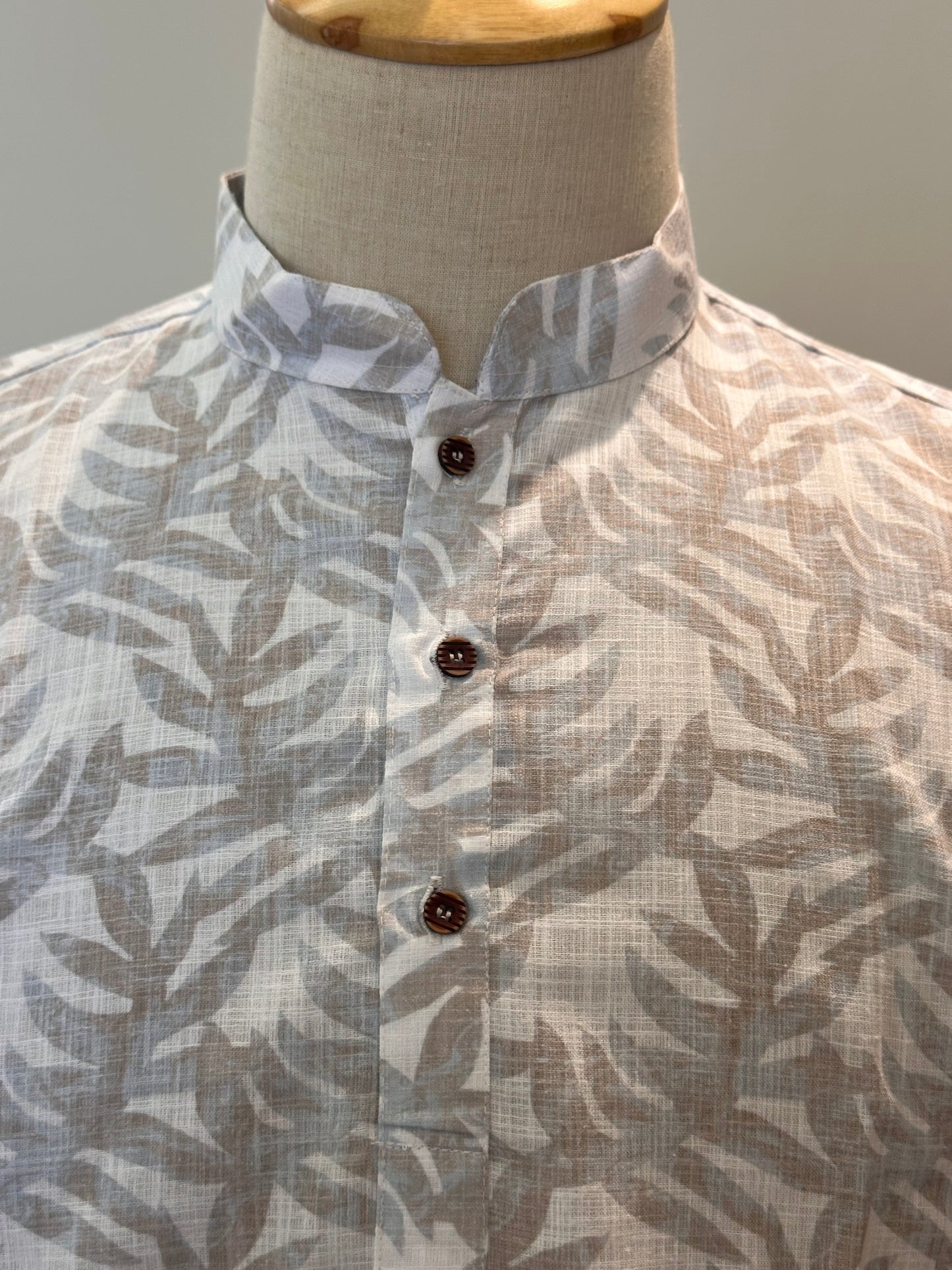 SM0326-18-03 White Grey Leaf Print Short Cotton Kurta