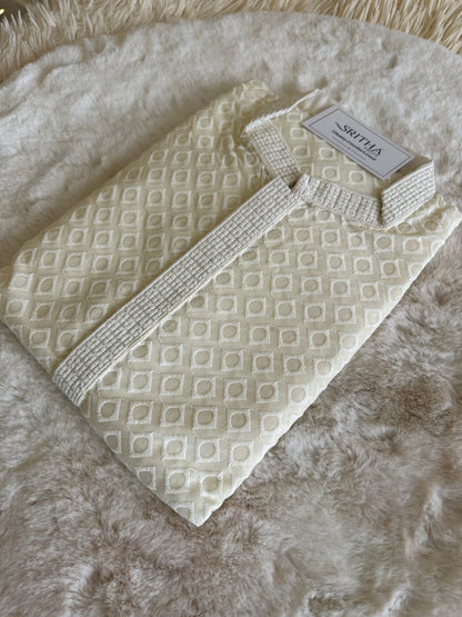 SM0524-03-07 Off White Embroidery Cotton Kurta