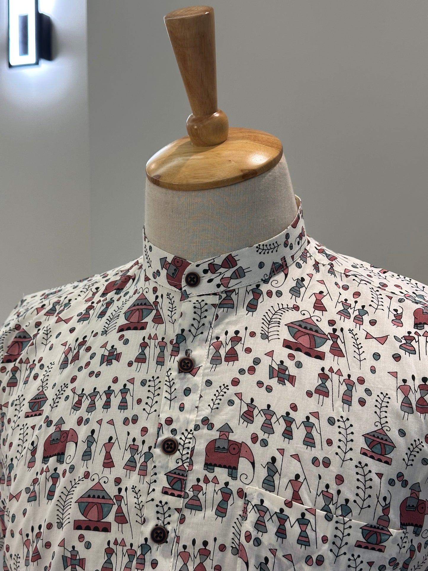 SM0326-16-01 White Base Tribe Print Short Cotton Kurta