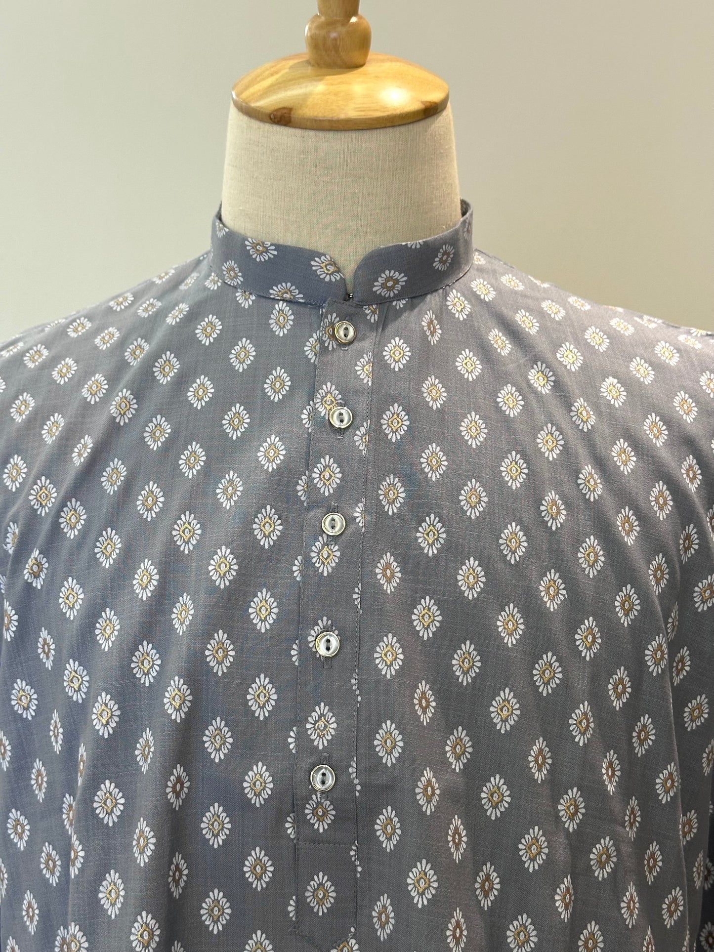 SM0526-01-01 Grey & White Printed Cotton Kurta