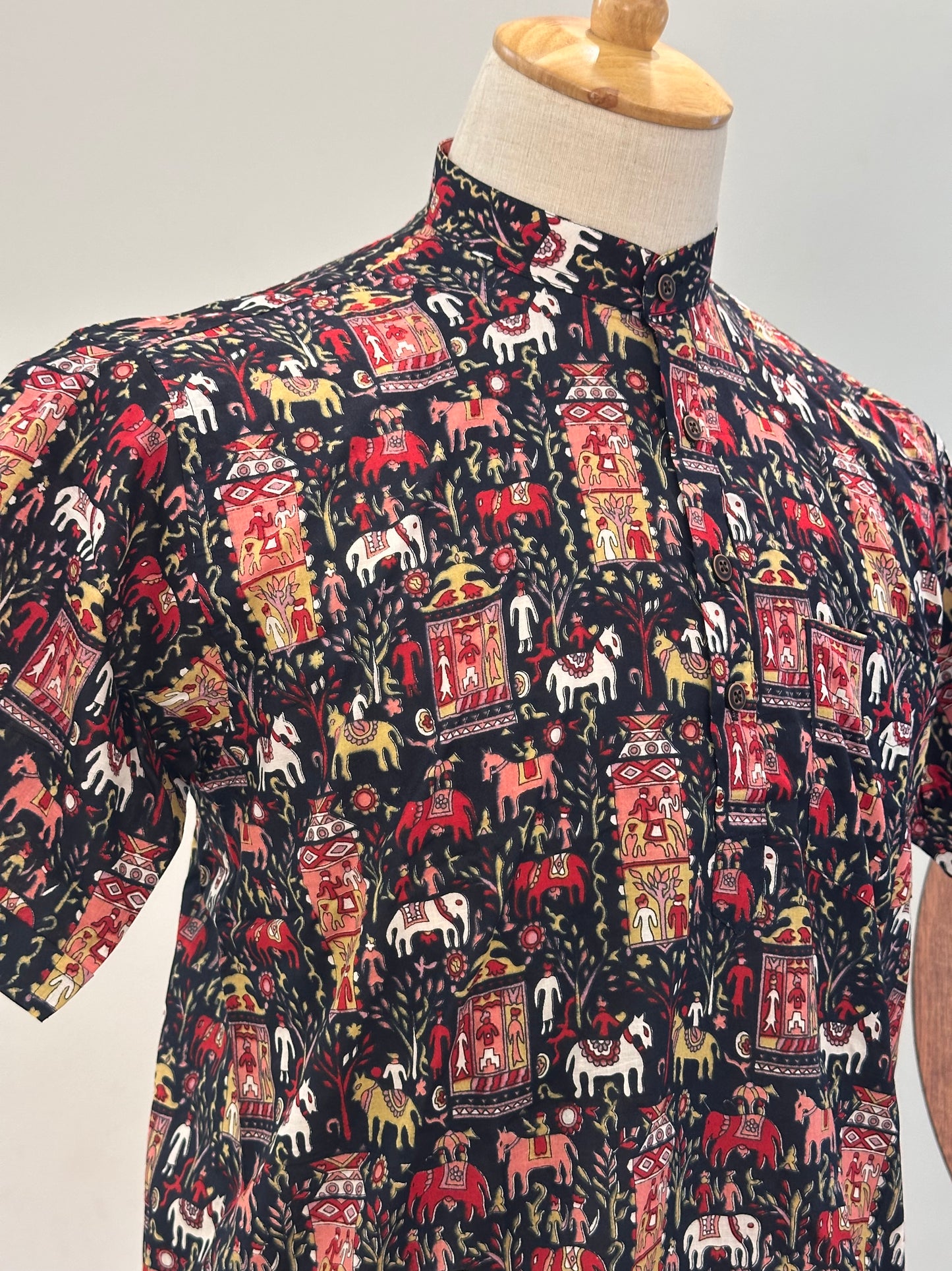 SM0326-16-02 Black Base Tribe Print Short Cotton Kurta
