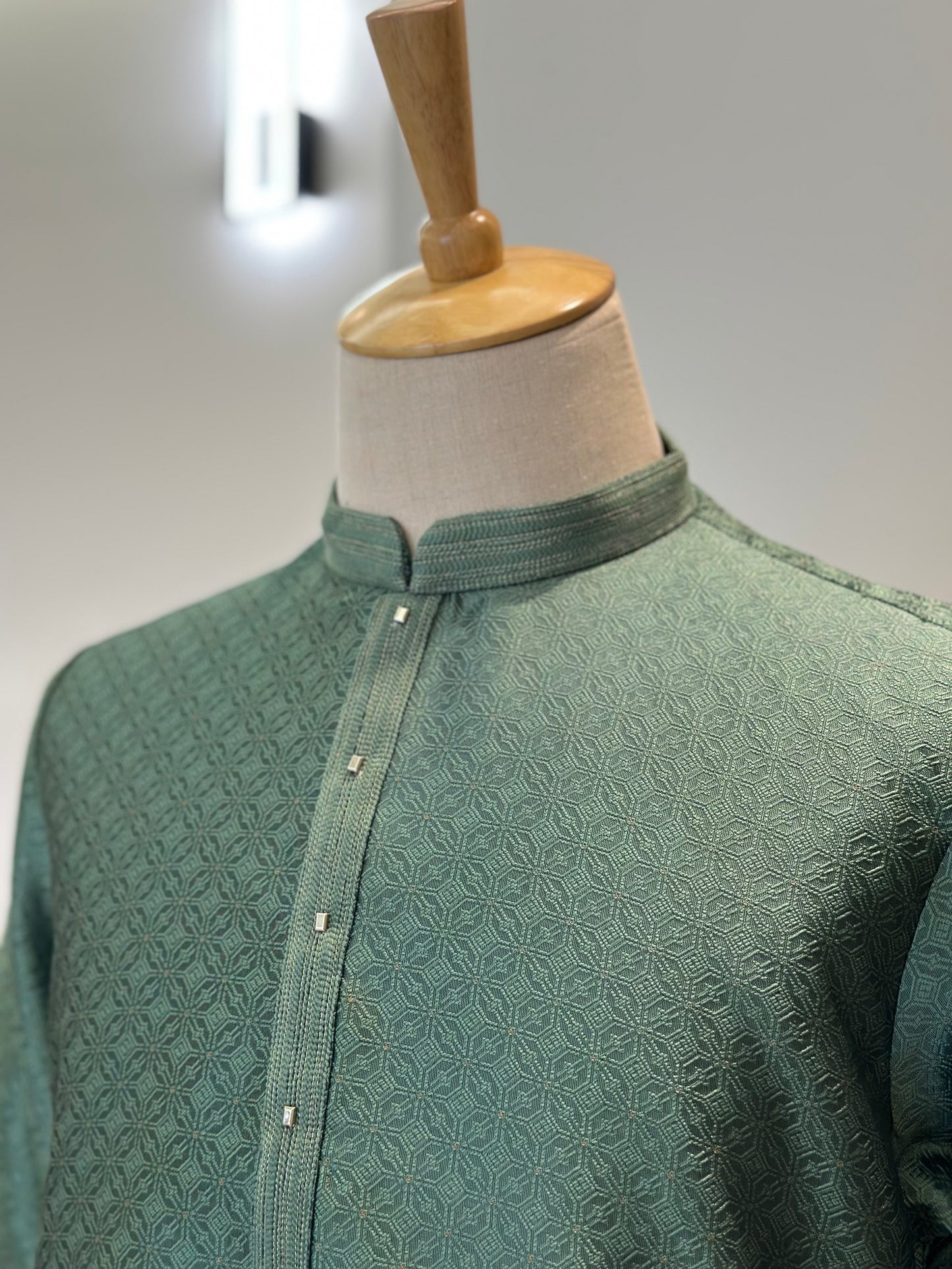 SM0725-02-09 Leaf Green Silk Blend Kurta Set