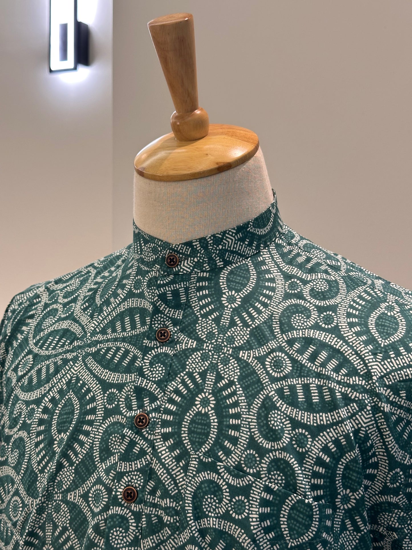 SM0326-16-09 Green & White Print Short Cotton Kurta