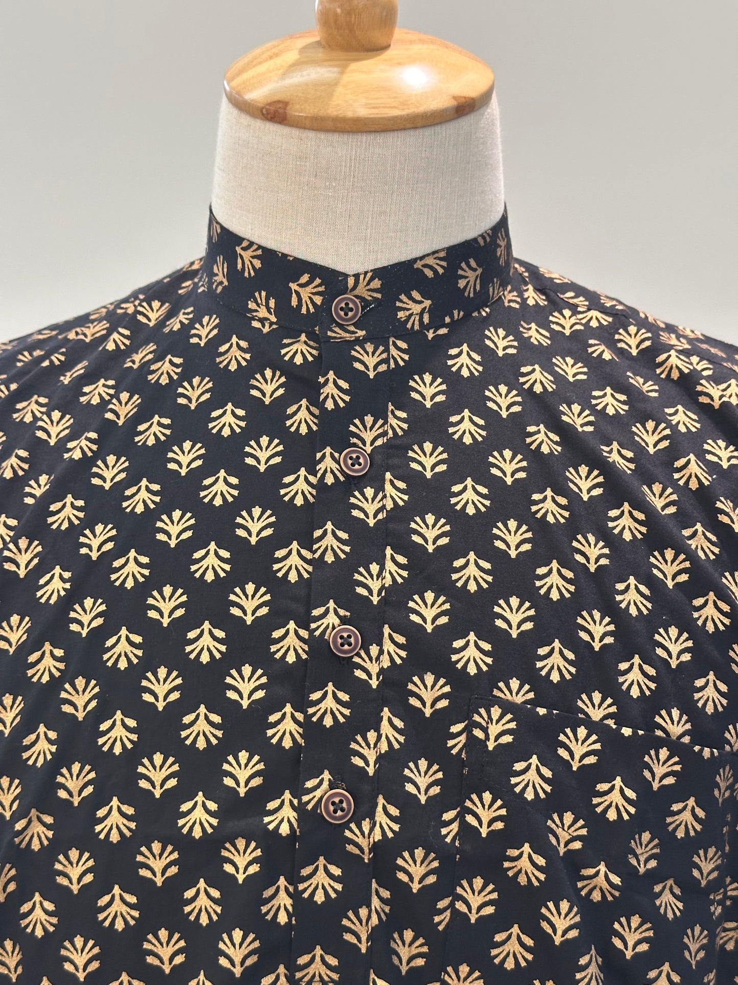 SM0326-16-10 Black & Gold Print Short Cotton Kurta