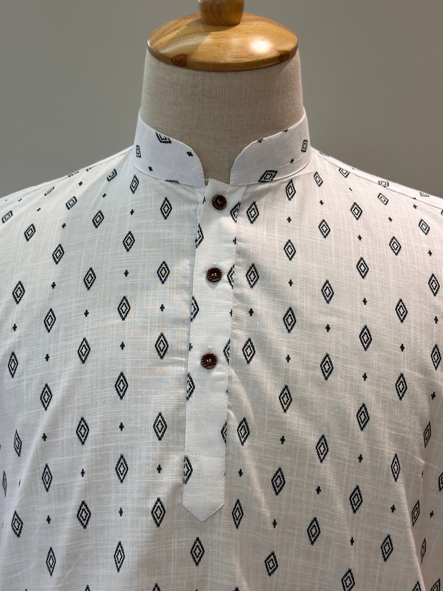 SM0126-18-03 White & Black Print Short Cotton Kurta