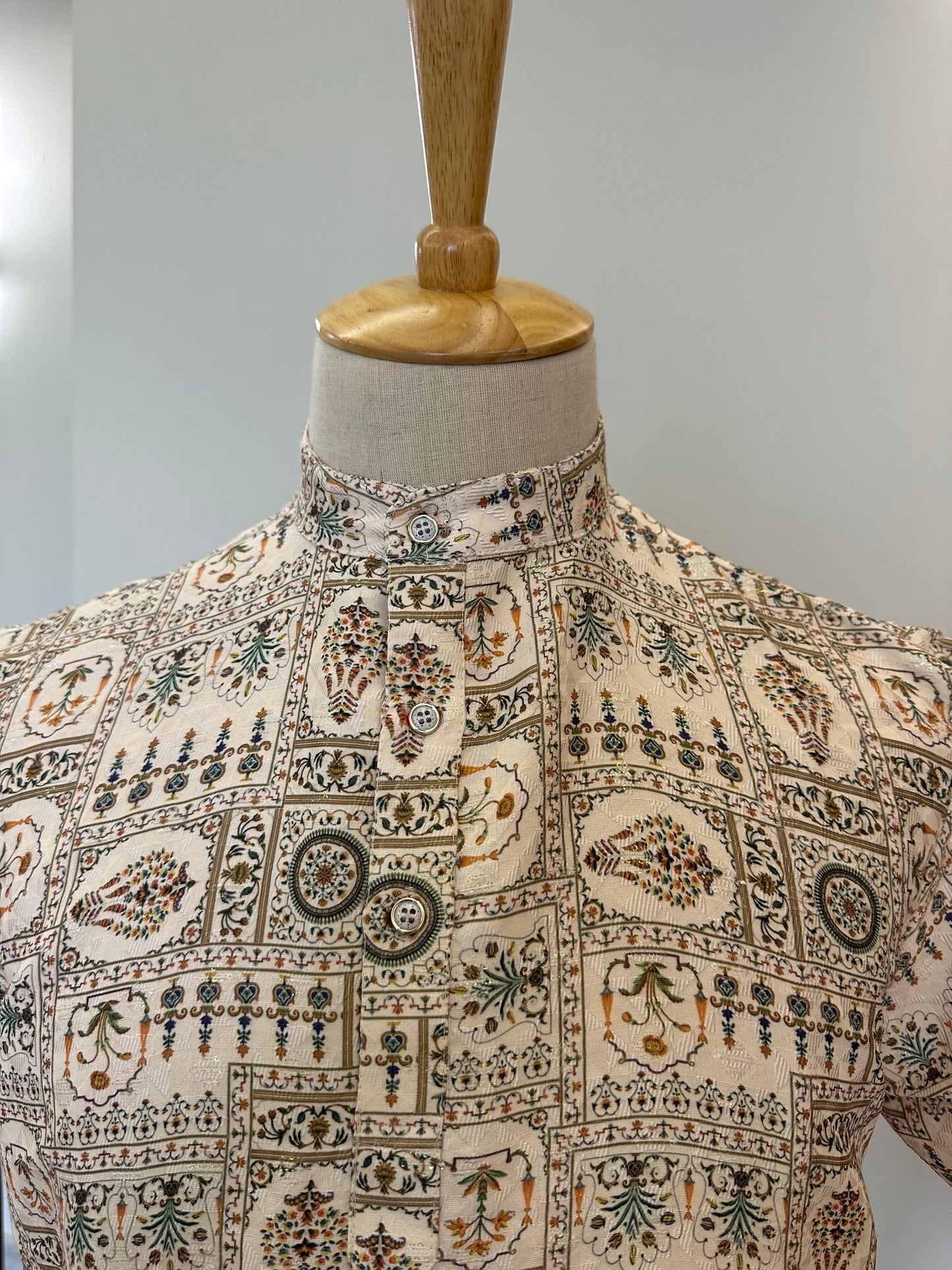 SM0925-18-03 Off White Green Sequins Short Kurta